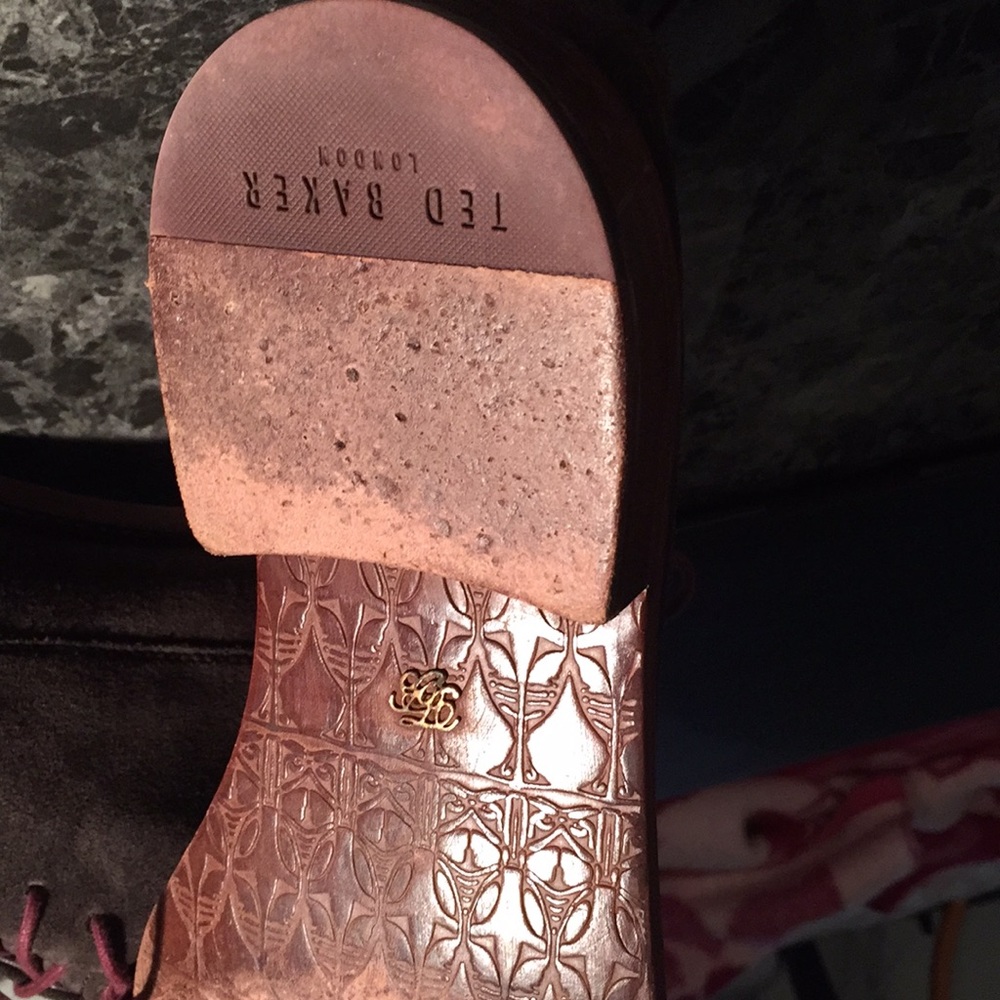 Shoes - Picture 4 of 6